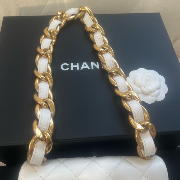 Chanel Small Flap Funky Town White Quilted Leather with Chunky chain - Picture 5 of 16